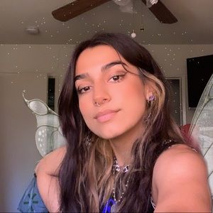 Meet your Posher, Chloe